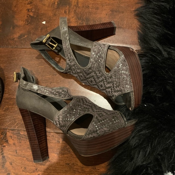 Elliot Lucca Grey taupe block platform heels - Picture 1 of 5